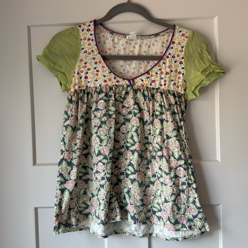 Early 2000's urban outfitters, kimchi & blue 100% cotton floral mixed media top